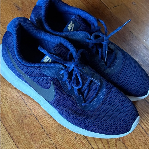 Nike Men's Navy Blue Sneakers - Picture 1 of 3